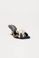 Lolo Pearl Mules
