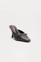 Fawn Bow Pumps