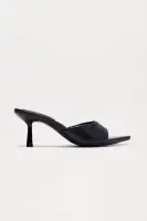 Susan Pointed Toe Kitten Heels