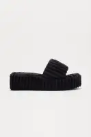 Amika Flatforms